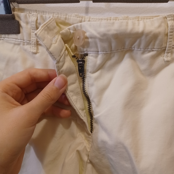 GAP Cream Chino Shorts - Picture 3 of 5